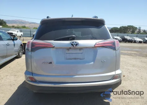2016 Toyota Rav4 Le z USA, uszkodzony, nr VIN 2T3ZFREV1GW263845